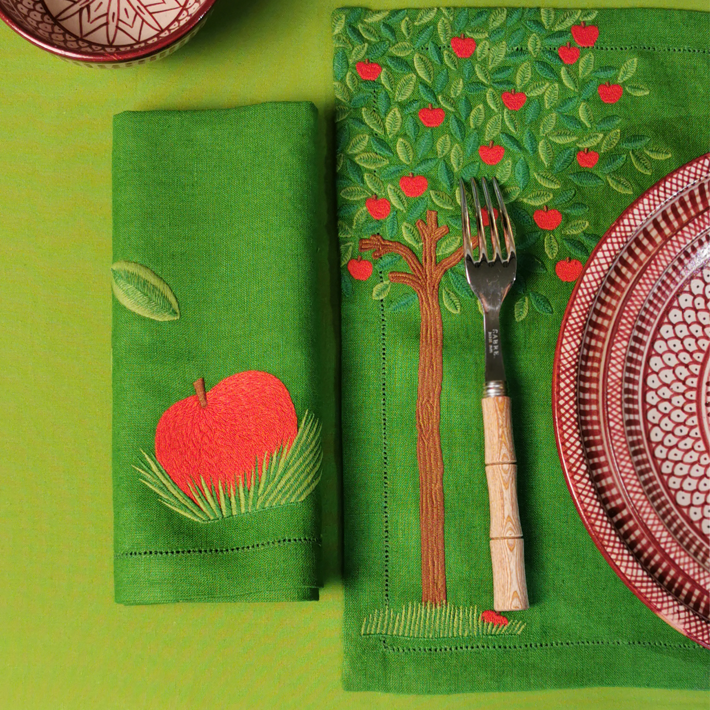 Embroidered Apple Napkin, Set of 2